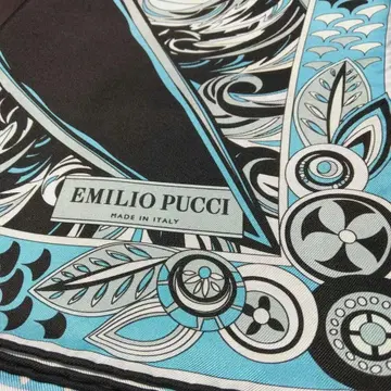 4 EMILIO PUCCI 실크 스카프 85 x 85cm