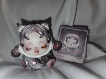 SKULLPANDA The Mare of Animals The Fox