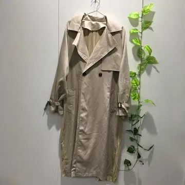 [티티베이트] 새상품 트렌치코트 베이지 플리츠 절개 디자인 M