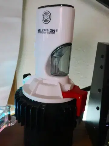 백투더퓨처 BTTF 드로리안 플루토늄 삽입 해치형 USB