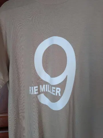 RIE MILLER 9 베이지 반팔 티셔츠