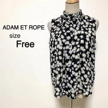 ADAM ET ROPE 블랙 컬러 꽃무늬 슬리브리스 셔츠 비침 있음
