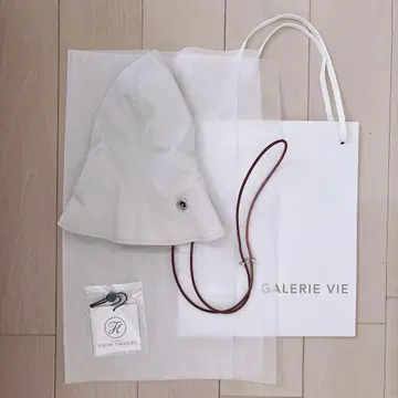 GALERIE VIE 화이트 버킷 햇