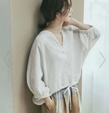 새상품 어반 리서치 도어스 린넨 드로스트 돌먼 블라우스