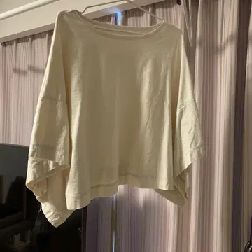 nest Robe 아이보리 반소매 티셔츠