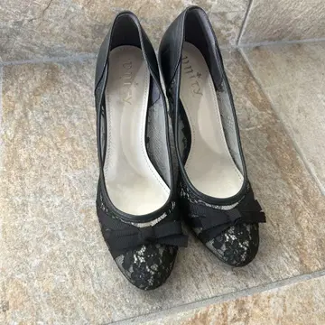 새상품급 레이스 리본 펌프스 23.5cm