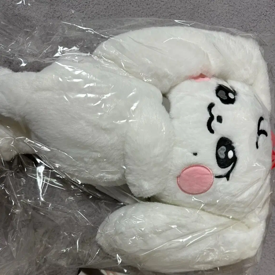 IVE minive school ぬいぐるみ ハグバッグ ウォニョン チェリー IVE minive school ぬいぐるみ ハグバッグ ウォニョン チェリー