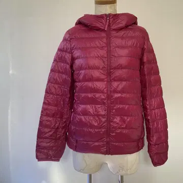 UNIQLO 울트라 라이트 다운 후드 부착 핑크 여성용 다운 자켓
