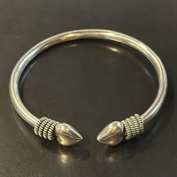 SILVER925 HEART DESIGN BANGLE / 실버 / 뱅글