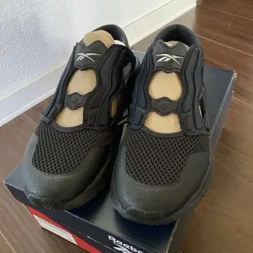 Reebok 슬립온 블랙/베이지