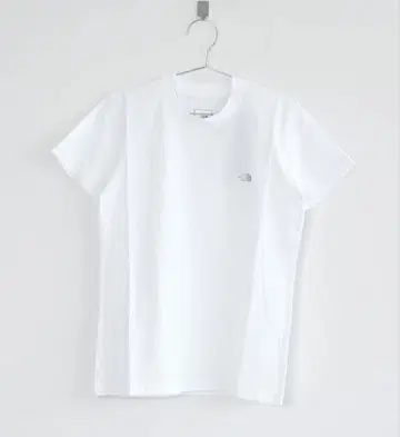 THE NORTH FACE Small Logo Tee