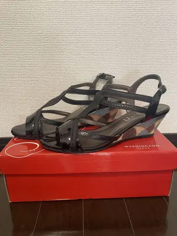 tehen 블랙 웨지 샌들