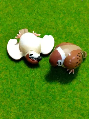 지친 참새 피규어 2개 세트