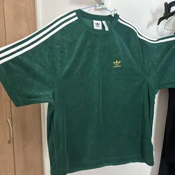 adidas 그린 반팔 티셔츠
