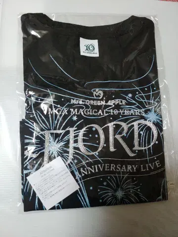 Mrs. GREEN APPLE FJORD 글리터 로고 T셔츠 크롭