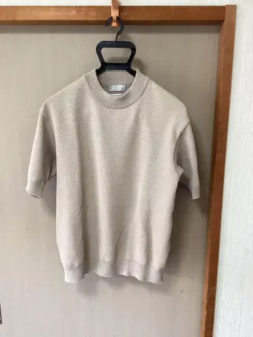 GOOVI 타카다 토모카 베이 크루넥 니트 1