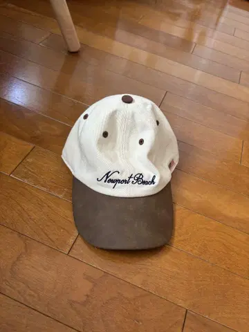 BRANDY MELVILLE Newport Beach 캡
