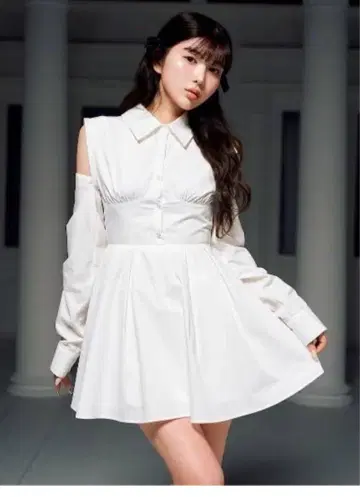 화이트 오프숄더 셔츠 드레스