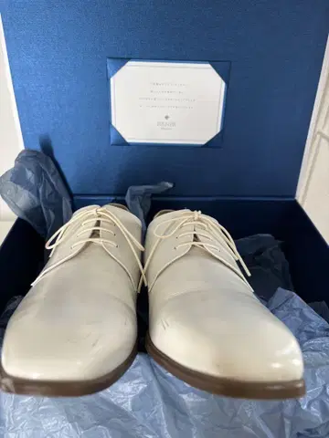 1회 착용 26.5cm BENIR 화이트 가죽 신발 박스 포함