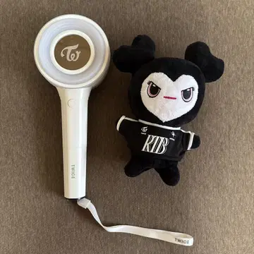 TWICE 응원봉과 봉제 인형 세트