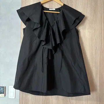 Hangeriari 블랙 프릴 슬리브리스 셔츠