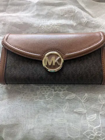 Michael Kors 브라운 장지갑 MK 로고 모노그램