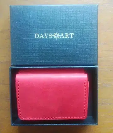미사용품 DAYS ART 빨간색 가죽 3단 접이식 지갑