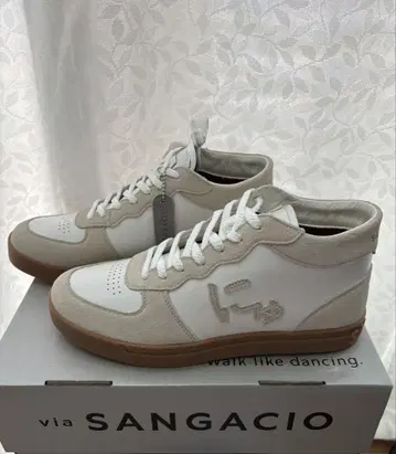 via SANGACIO 하이컷 스니커즈 화이트/베이지