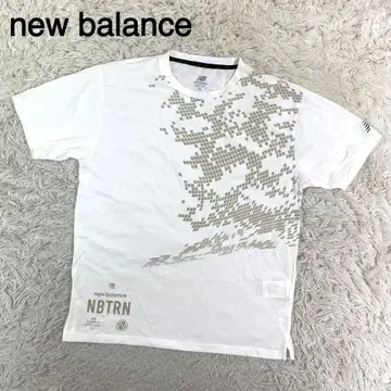 new balance 화이트칼라 프린트 티셔츠