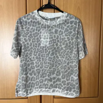ZARA 레오파드 무늬 반팔 니트 M 사이즈