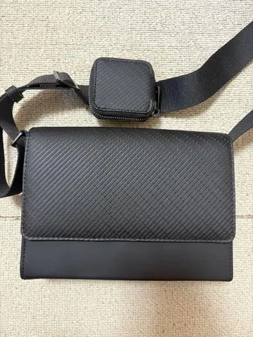ZARA 숄더백 블랙 스트라이프