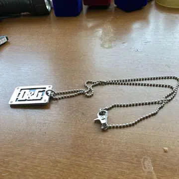 D&G 로고 플레이트 목걸이 실버