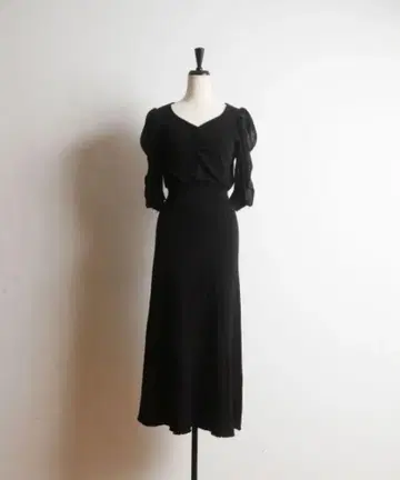 tocco closet 소매 펄 장식 시어 슬리브 가슴 개더 니트 원피스