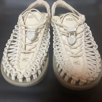 [KEEN] 거의 새상품! 인기 유니크 화이트! 24.0cm
