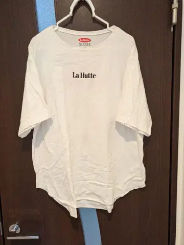 La Hutte SLOBE IENA 화이트 T셔츠