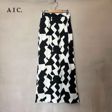 AIC. 아이시 지오메트릭 패턴 롱 스커트