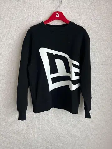 뉴에라 NewEra 블랙 맨투맨 풀오버