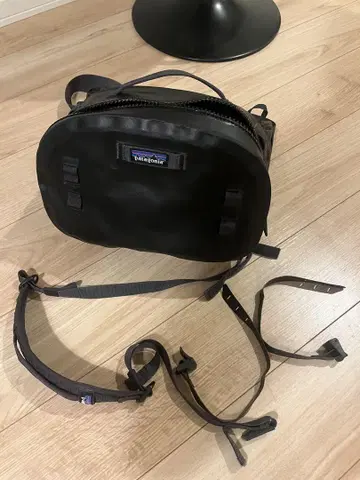 파타고니아 가이드워터 9L 힙 백 블랙