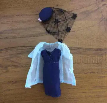 미니 브라이스 선데이 베스트 디폴트 아웃핏