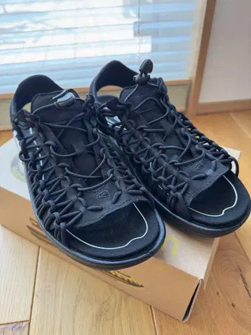 새상품 KEEN 샌들 남성용 유니크 투 오티 27.5cm