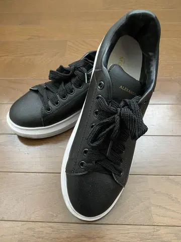 새상품급! ALEXANDER McQUEEN 블랙 스니커즈 약 29cm