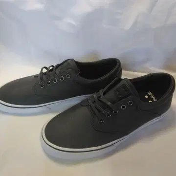 GRAVIS 다크 그레이 로우 컷 스니커즈