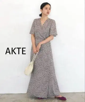 AKTE 하프 슬리브 랩 원피스