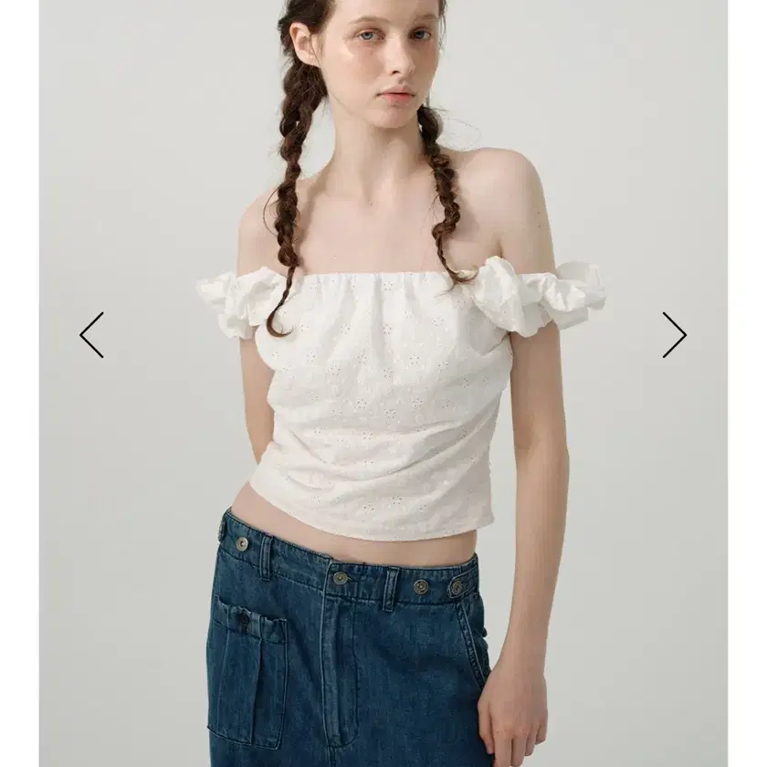 The Barnnet 花柄2点セット The Barnnet Flower Eyelet Scrunchie Top on Bunjang Global Site.