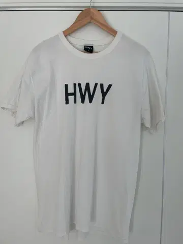 HWY 화이트 티셔츠 L 사이즈