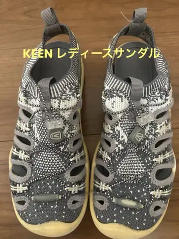 KEEN 그레이 화이트 메쉬 스포츠 샌들