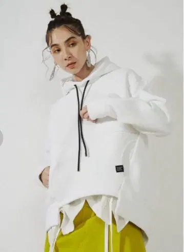 UN3D. 헴 컷 후디