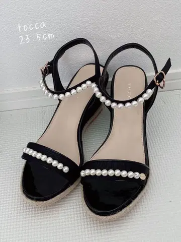 미사용 TOCCA 펄 장식 블랙 샌들 23.5cm