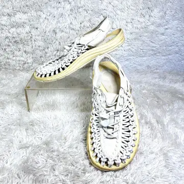 [KEEN] 여성용 유니크 샌들 화이트 사이즈 24cm