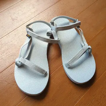 새상품 Teva 샌들 그레이